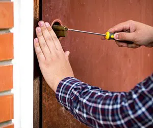 Lock Locksmith Tech Alameda, CA 510-404-0324 - garage-door-locks