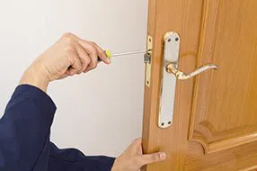 Lock Locksmith Tech Alameda, CA 510-404-0324 - lock-changing